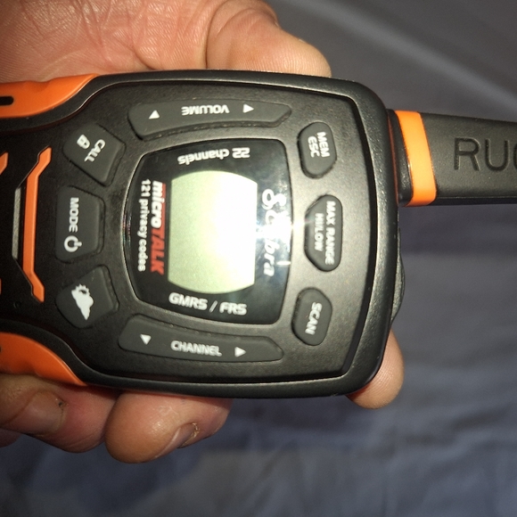 Cobra Rugged 15 mile walkie talkies - Picture 3 of 3